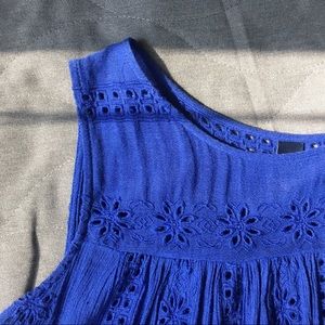 GAP - Blue Eyelet Tank